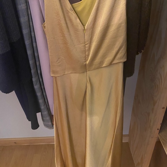 Super Elegant Golden Yellow Dress - Picture 2 of 2